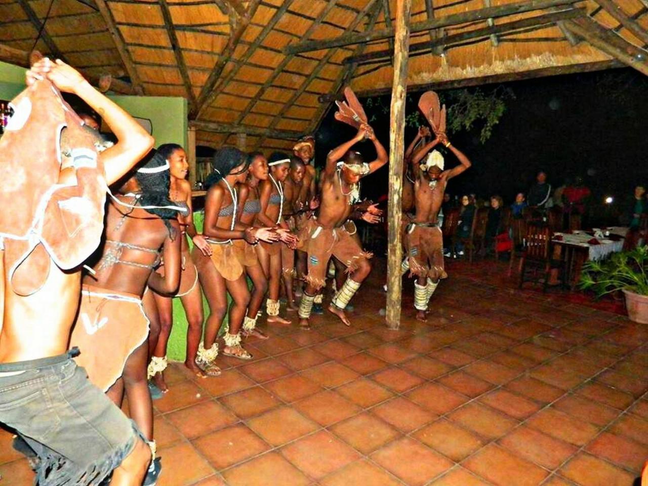 Kwalape Safari Lodge Kasane Buitenkant foto