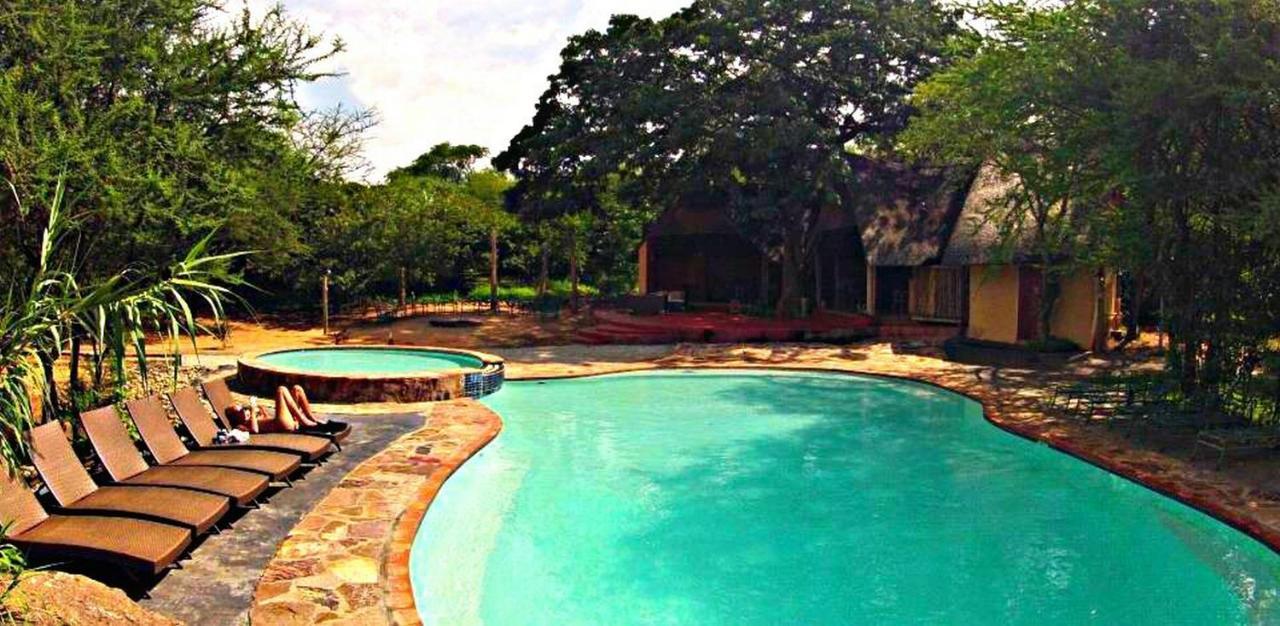 Kwalape Safari Lodge Kasane Buitenkant foto
