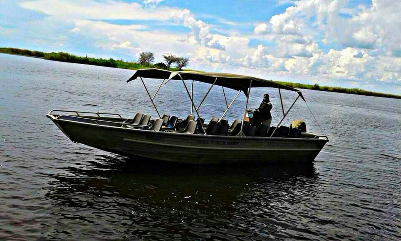 Kwalape Safari Lodge Kasane Buitenkant foto