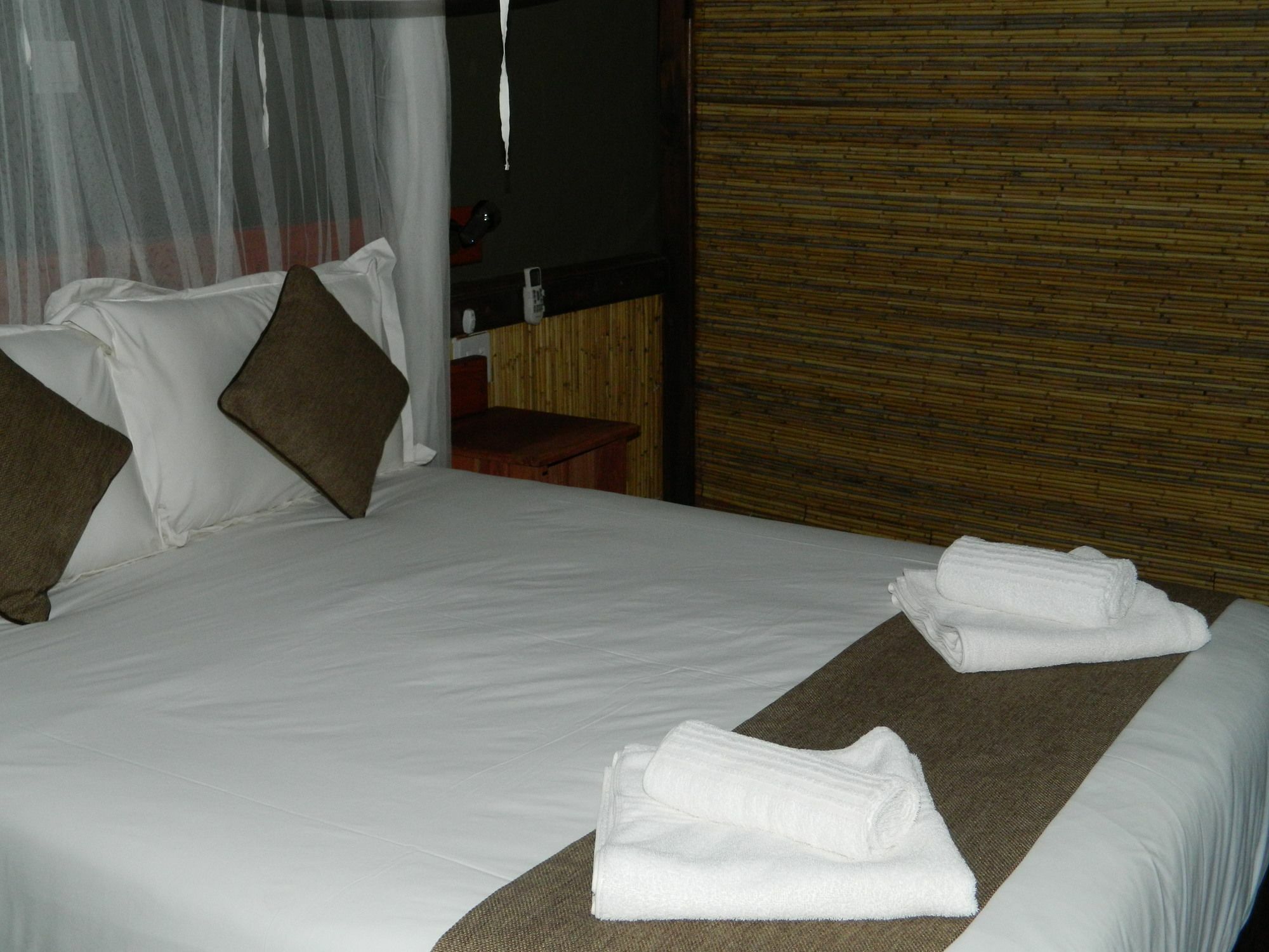 Kwalape Safari Lodge Kasane Buitenkant foto